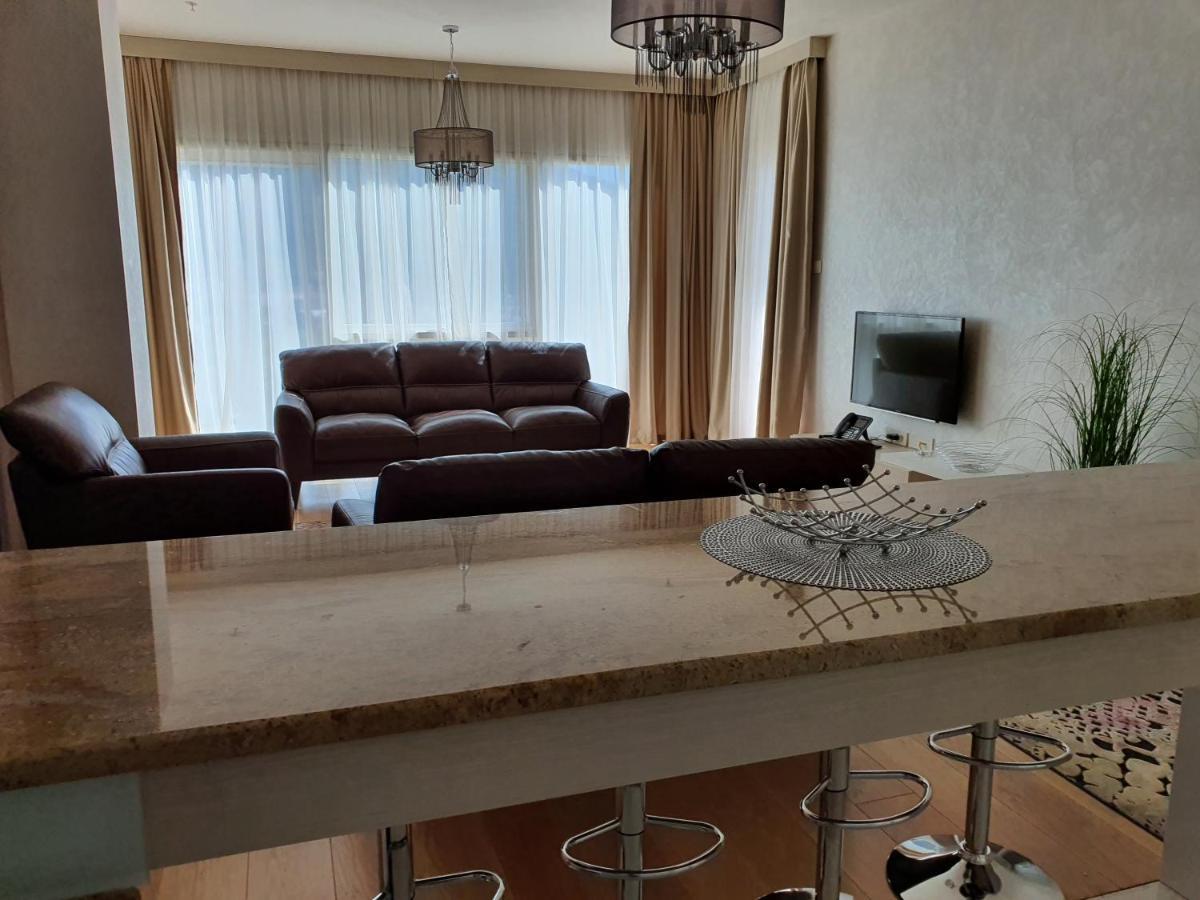 Apartman Lav Tre Canne Apartment Budva Bagian luar foto