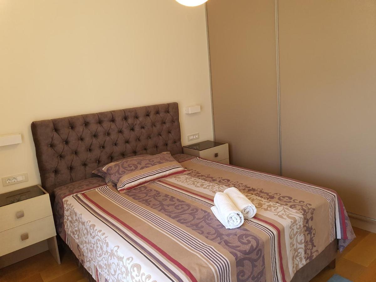 Apartman Lav Tre Canne Apartment Budva Bagian luar foto